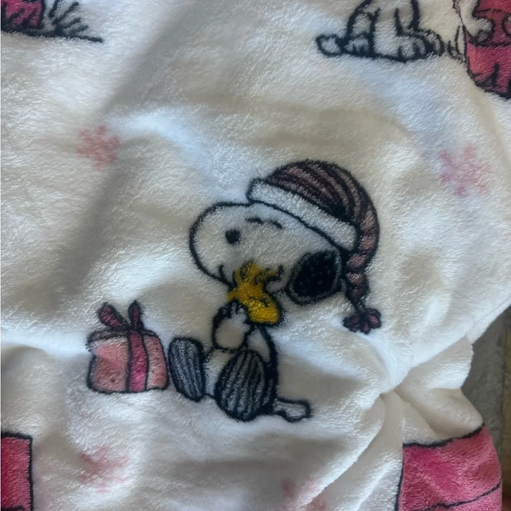 BERKSHIRE PEANUTS CHRISTMAS HOLIDAY PINK THROW BLANKET w/SNOOPY & WOODSTOCK NEW